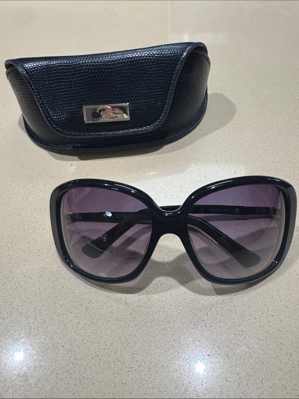 Oscar de la renta Oversized Black Women's Sunglasses with Purple Gradient Lenses